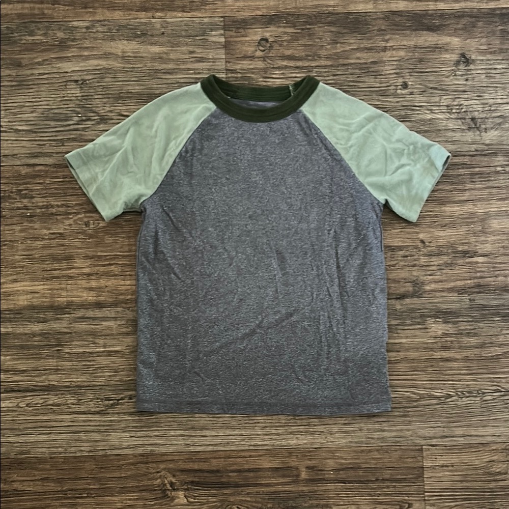 Cat & Jack Gray and Green Raglan Tee Short Sleeve